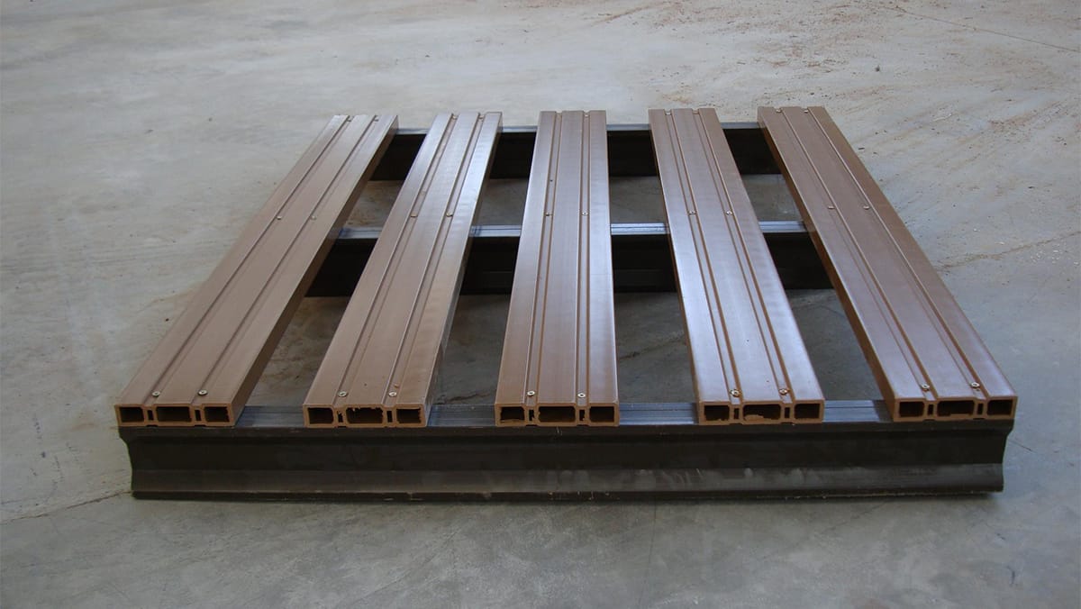 wpc pallets and pads